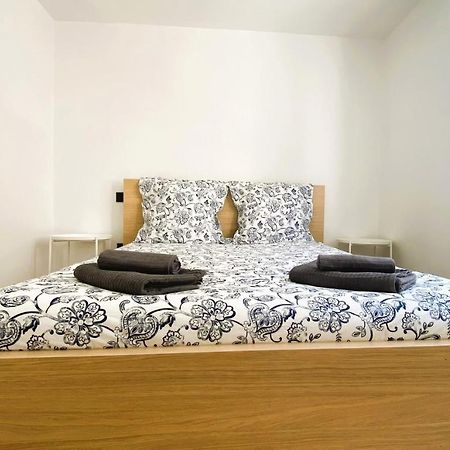 Marie Antoinette - Appartement 2 Chambres, Centre Ville, Terrasse, Moderne Antibes Exterior photo